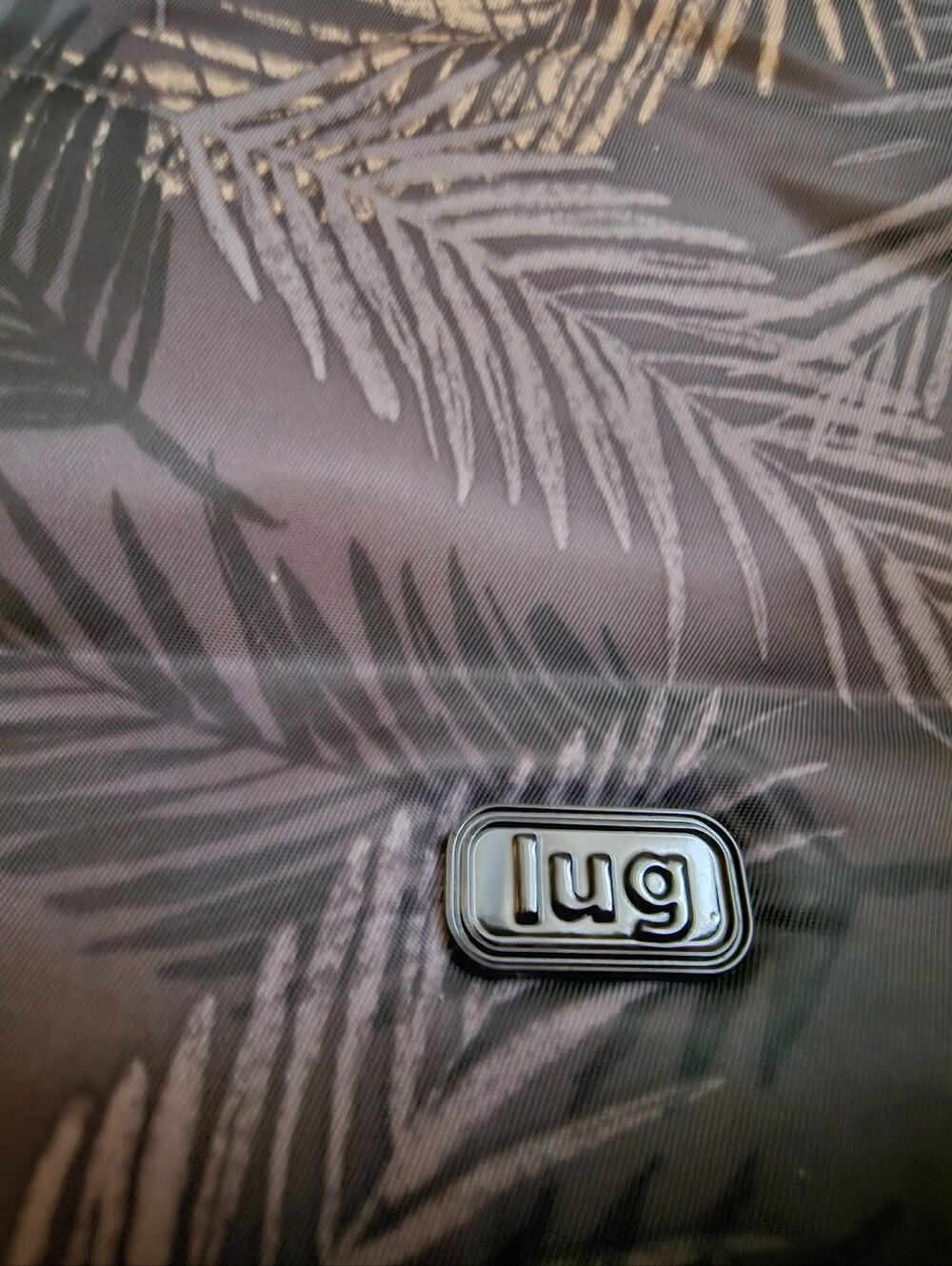 LUG Adagio SUMMER ALL TROPICAL LEAF PATTERN Cross Body , Adjustable Straps - Picture 4 of 7